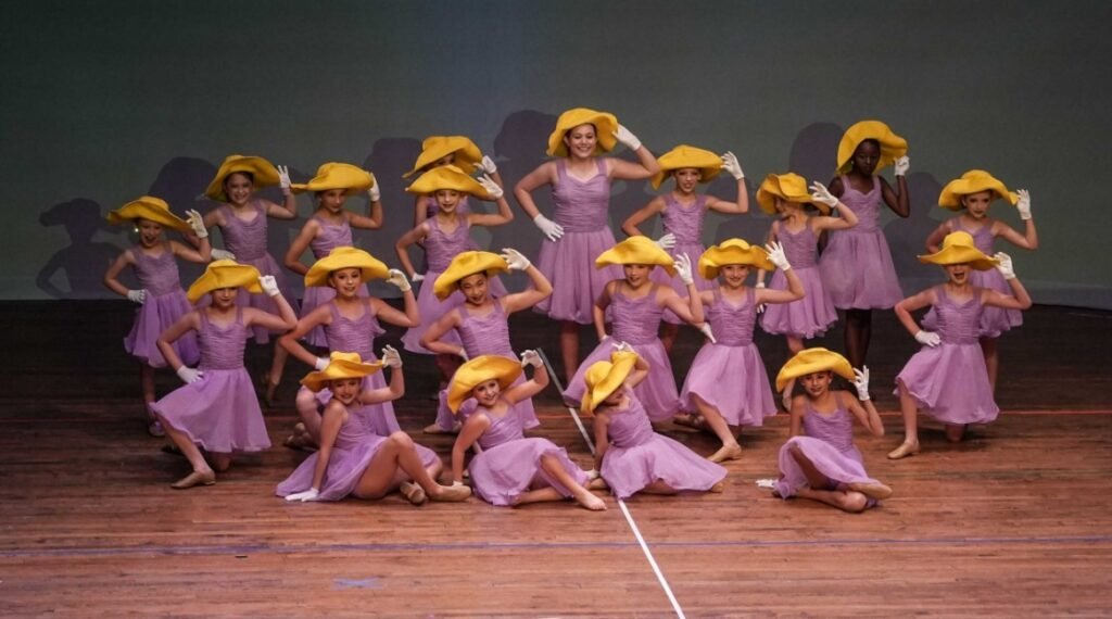 how does dance competition scoring work?